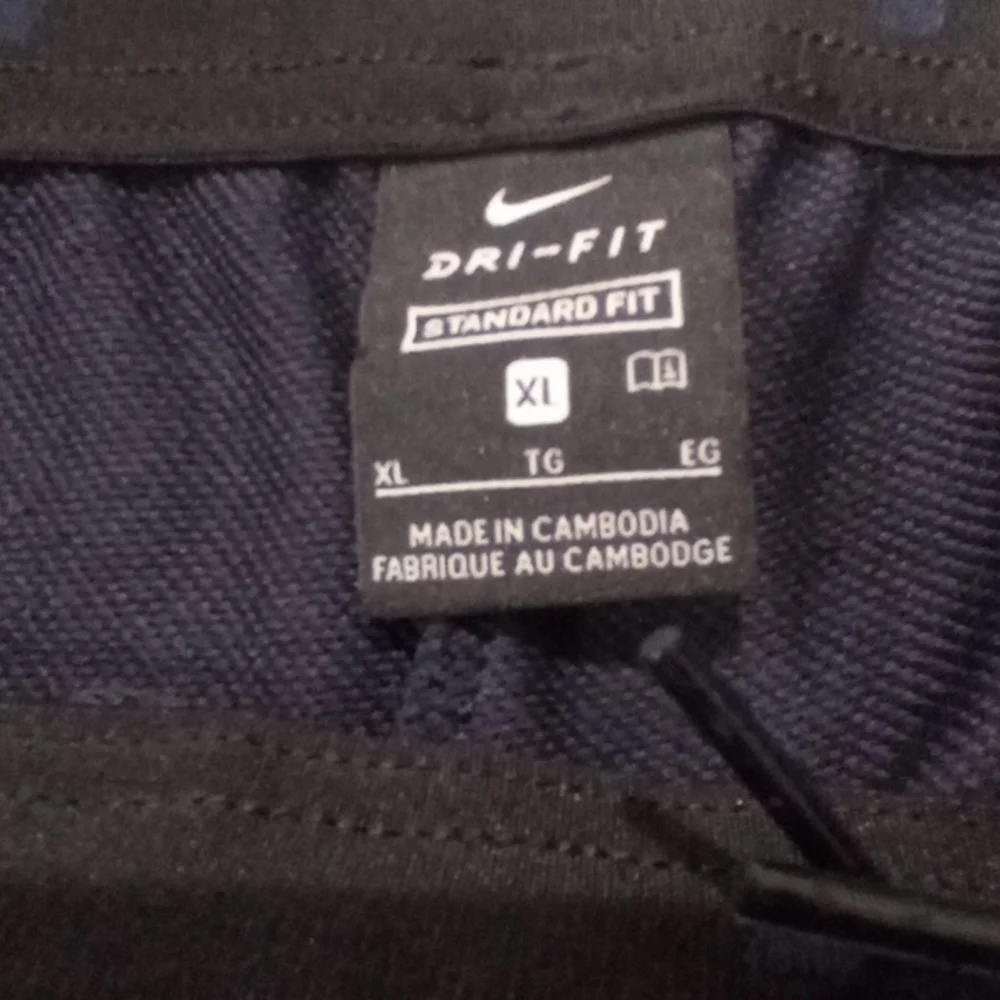 Nike sweats ( standard fit ) - Picture 6 of 7